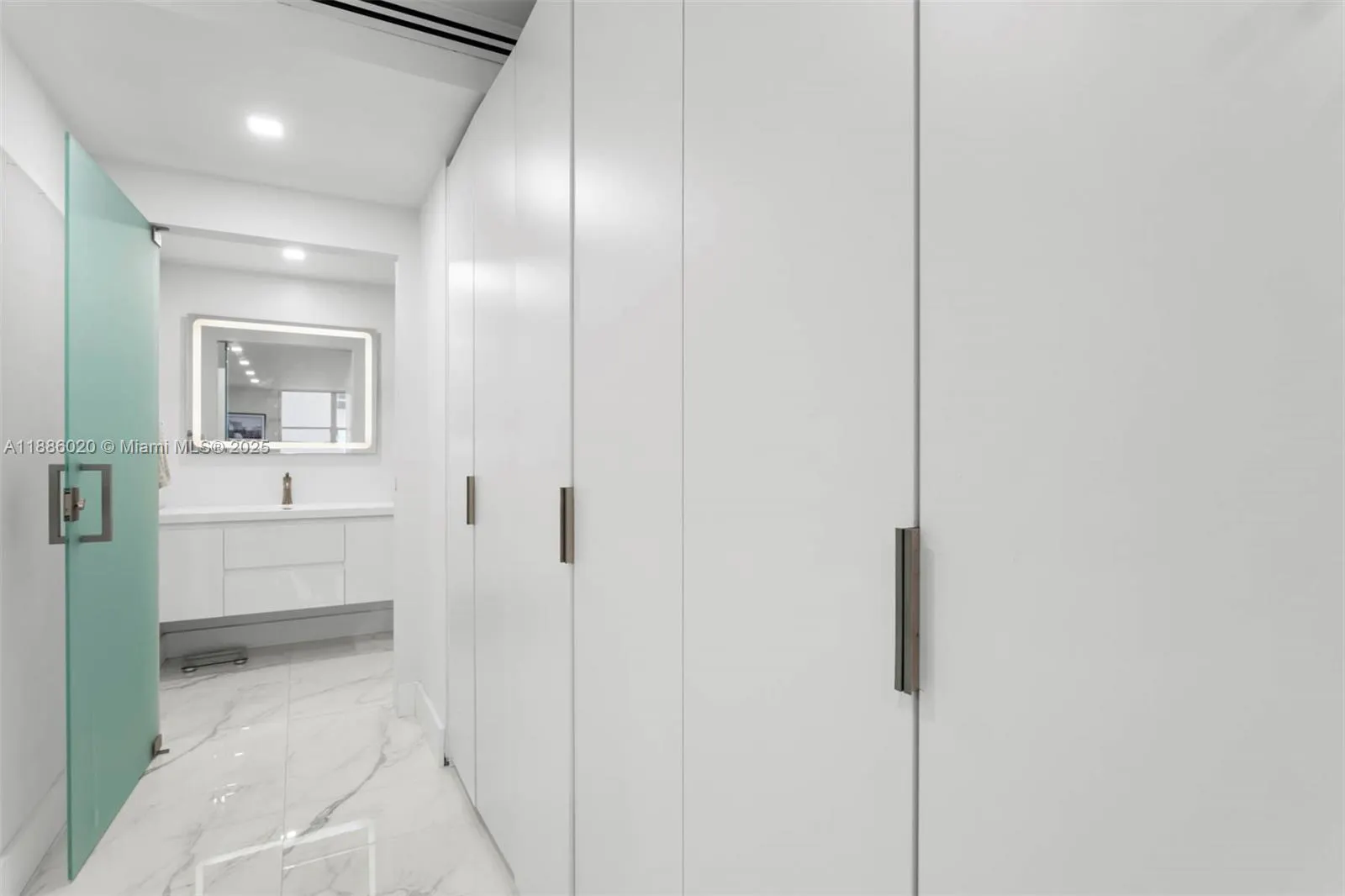 5001 Collins Ave, #8C