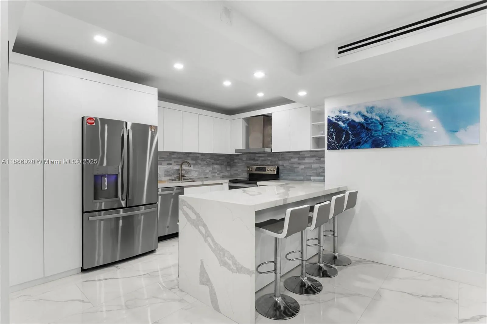 5001 Collins Ave, #8C