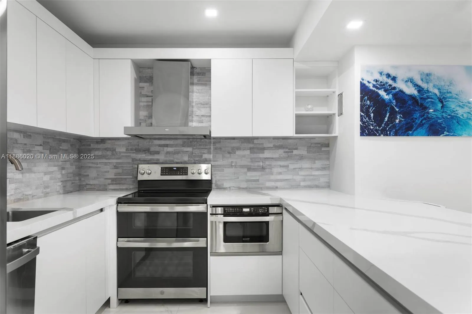 5001 Collins Ave, #8C