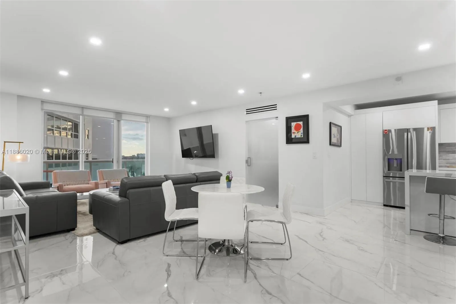 5001 Collins Ave, #8C