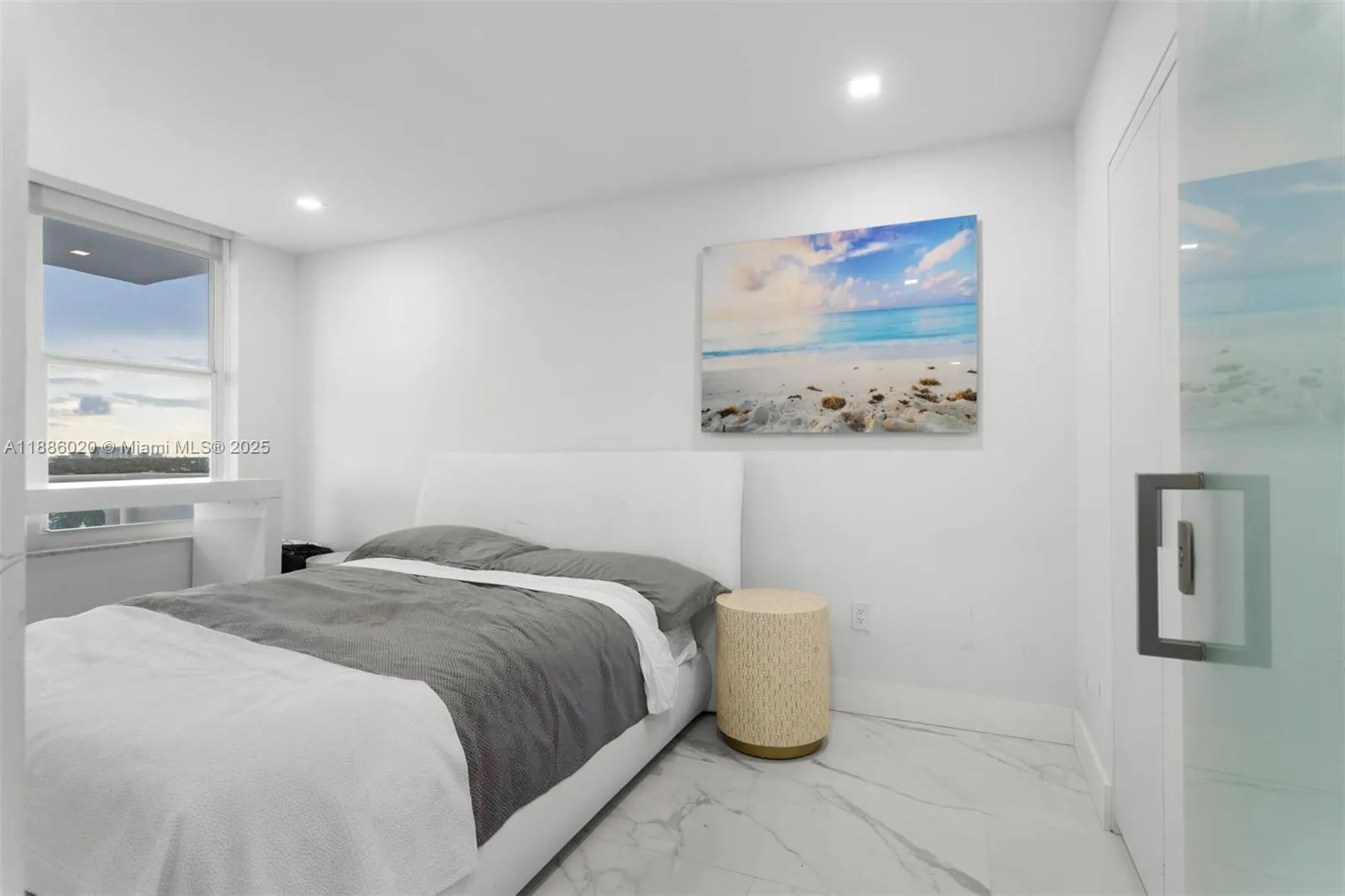 5001 Collins Ave, #8C