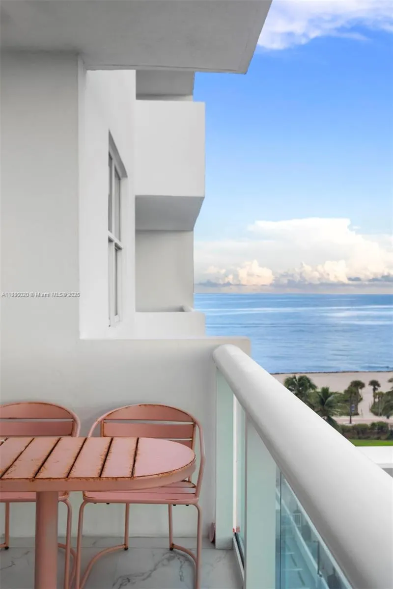 5001 Collins Ave, #8C