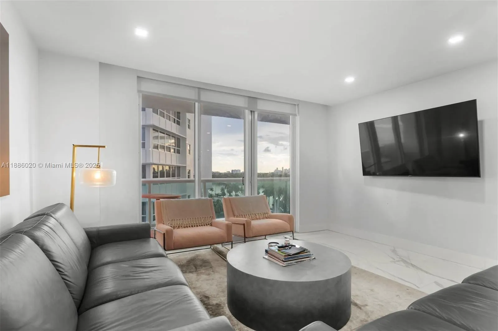 5001 Collins Ave, #8C