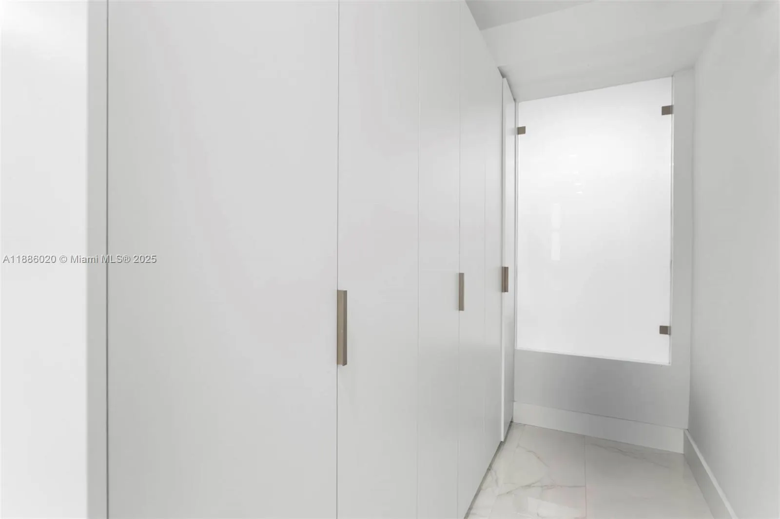 5001 Collins Ave, #8C