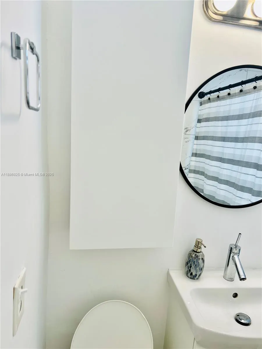 760 Jefferson Ave, #6