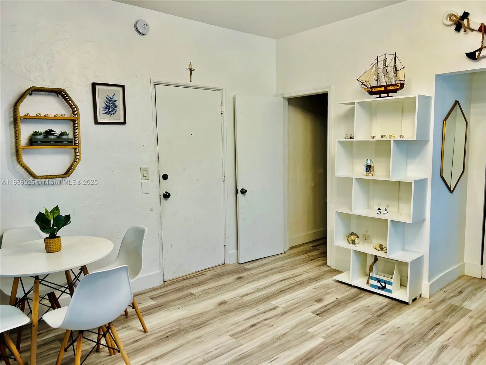 760 Jefferson Ave, #6