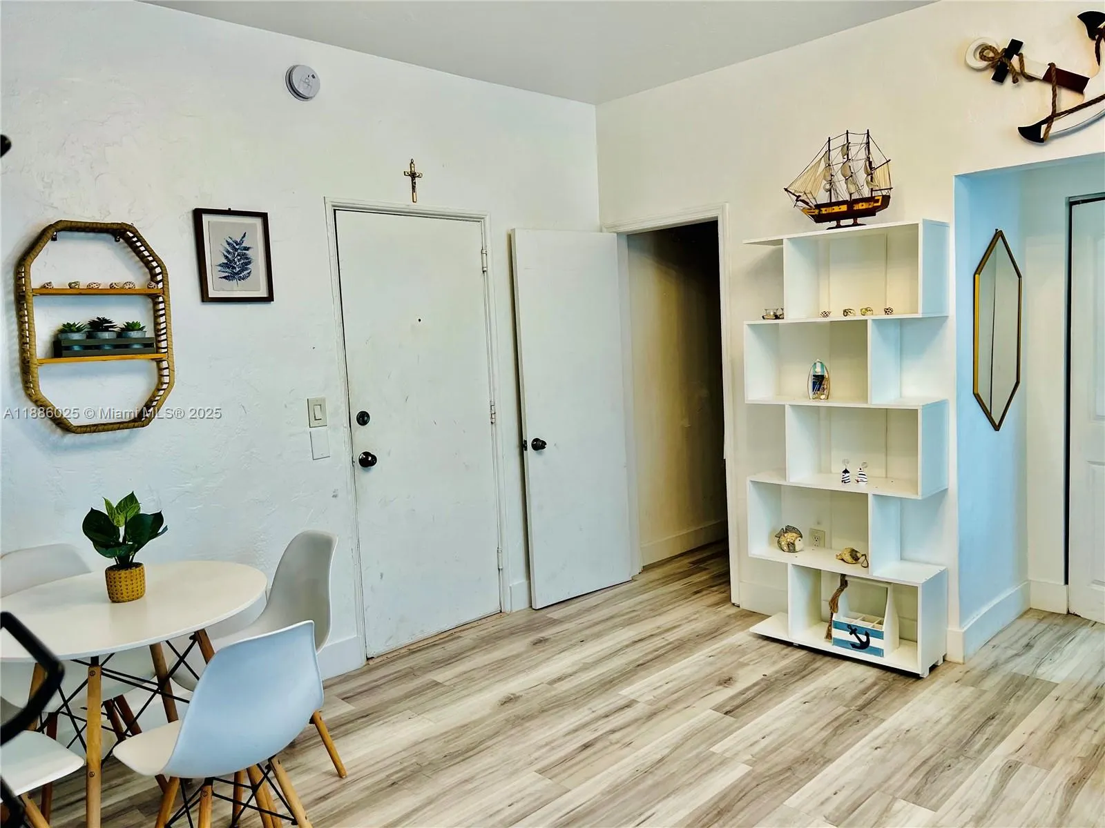 760 Jefferson Ave, #6