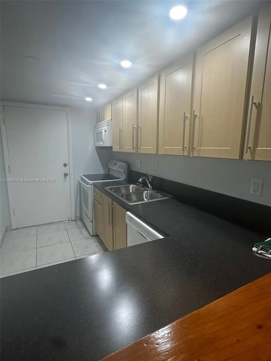 8101 SW 73rd Ave, #27