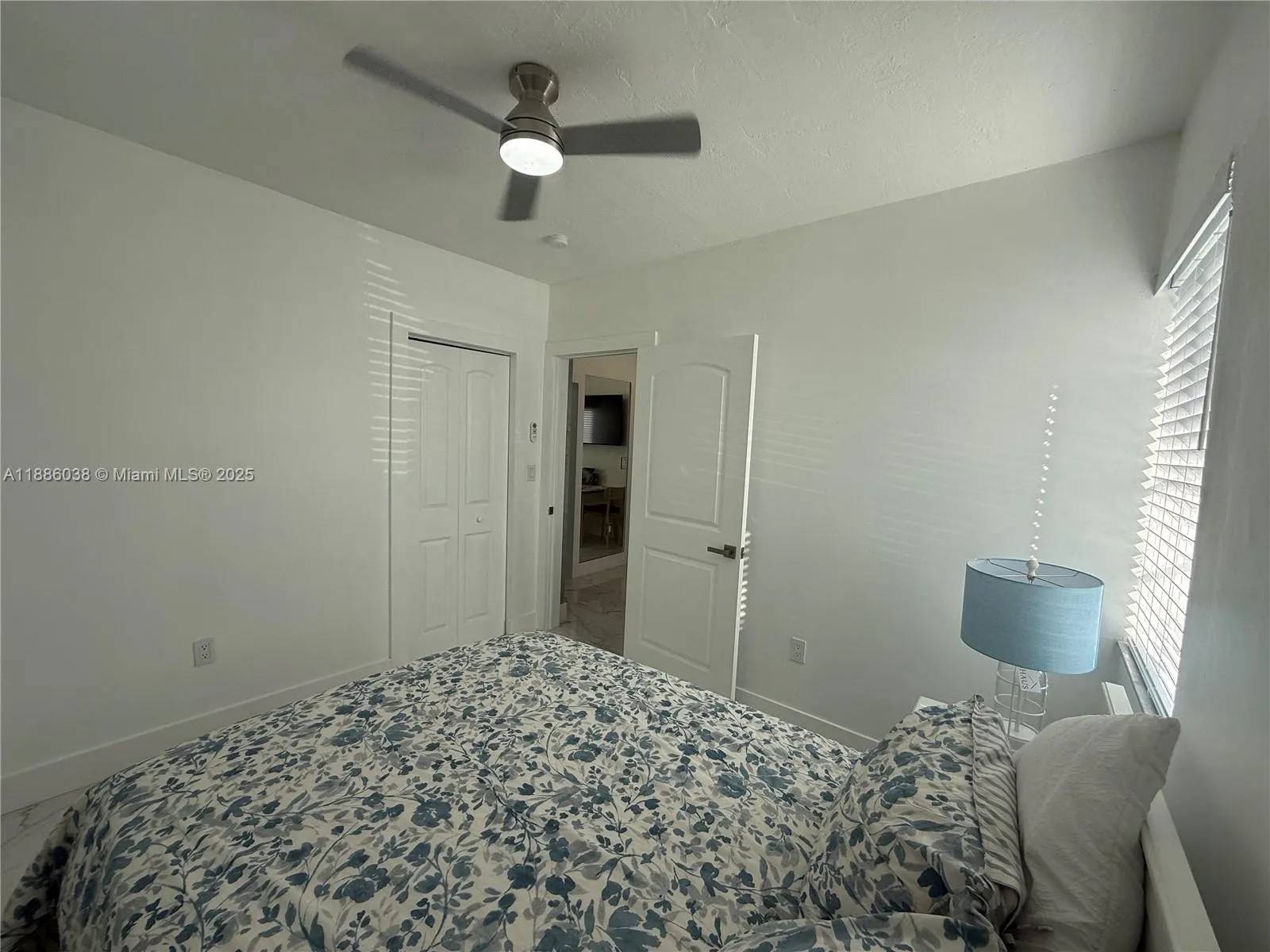 8340 Crespi Blvd, #18