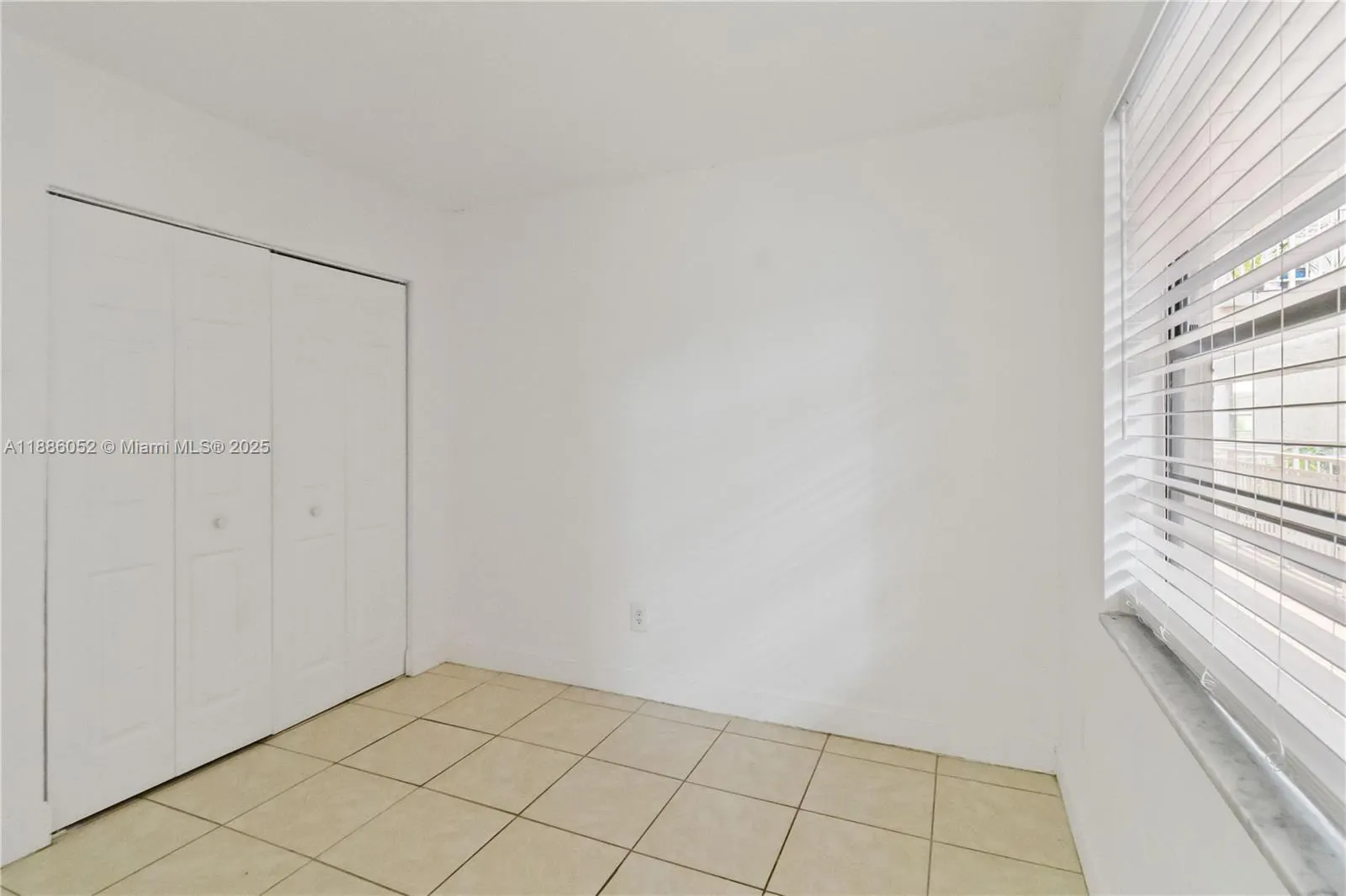1095 W 77th St, #108