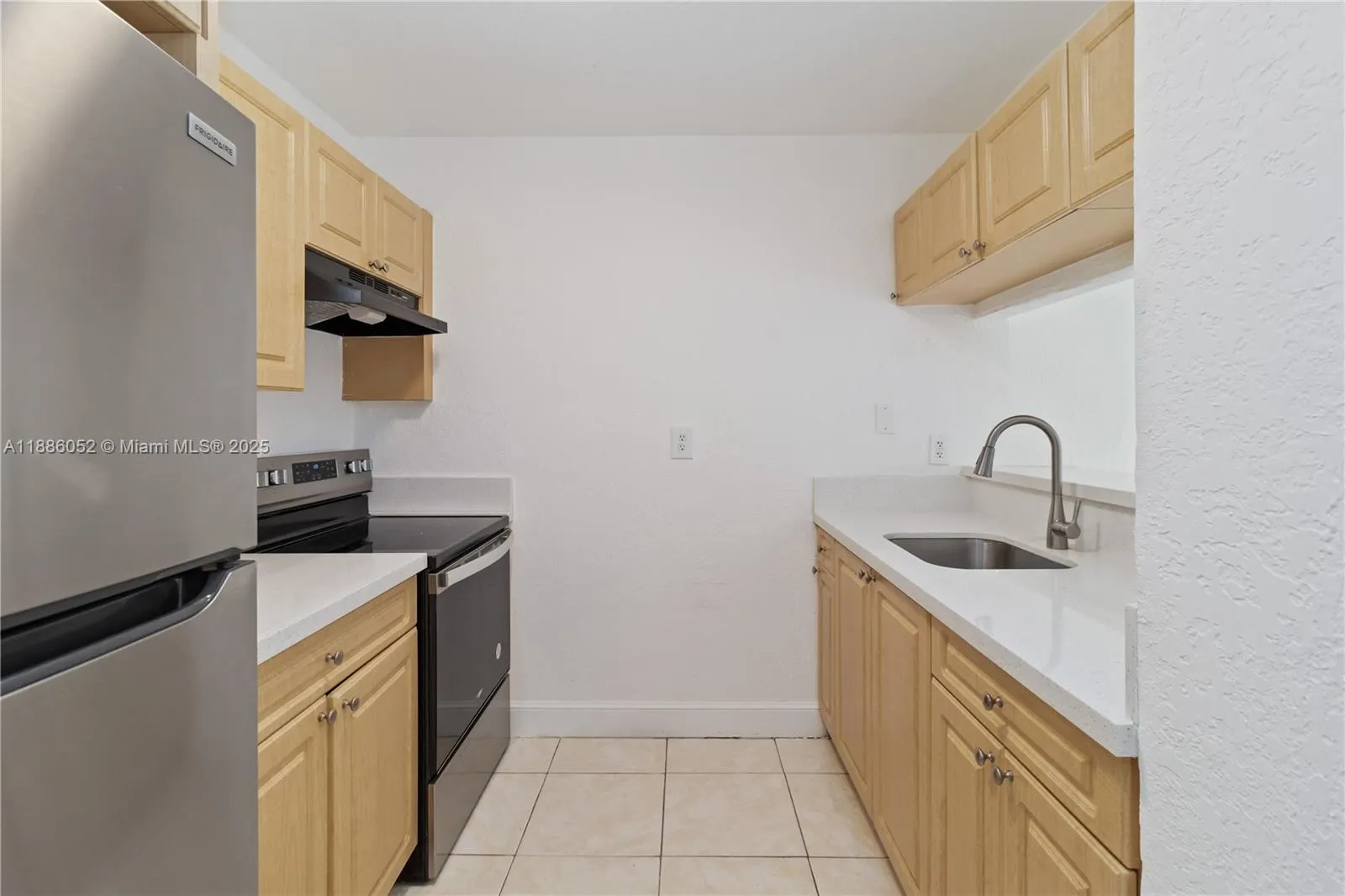 1095 W 77th St, #108