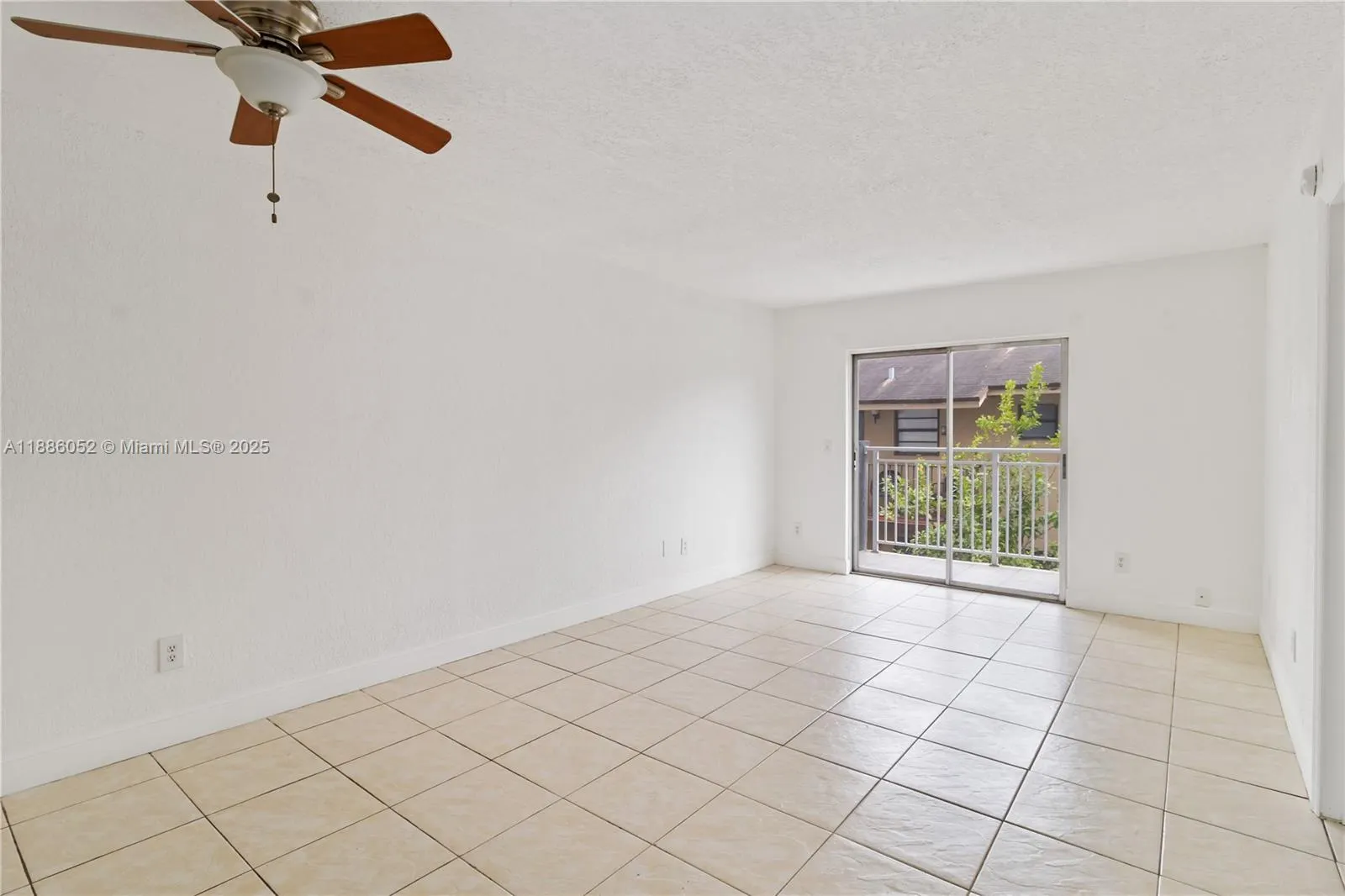 1095 W 77th St, #108
