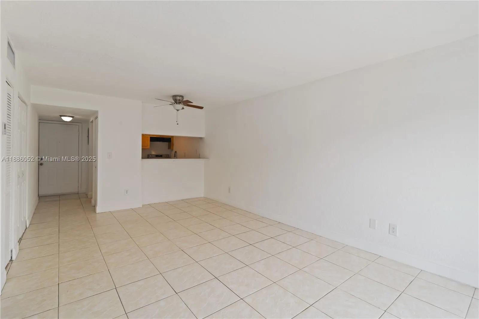 1095 W 77th St, #108