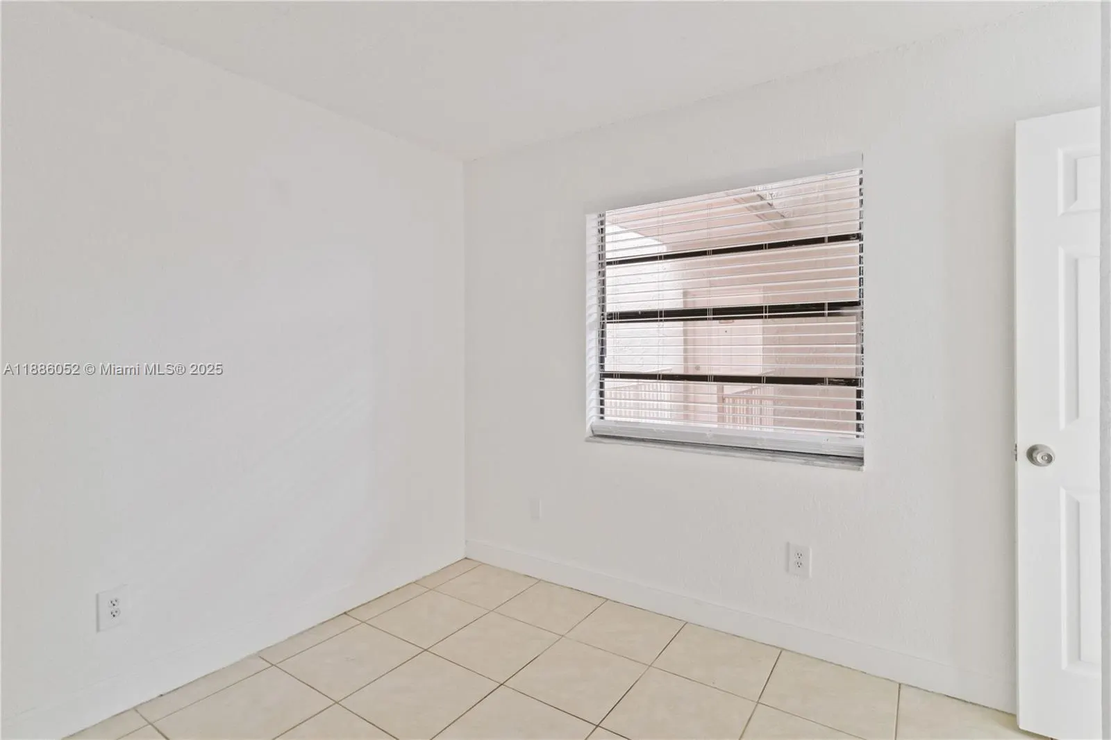1095 W 77th St, #108