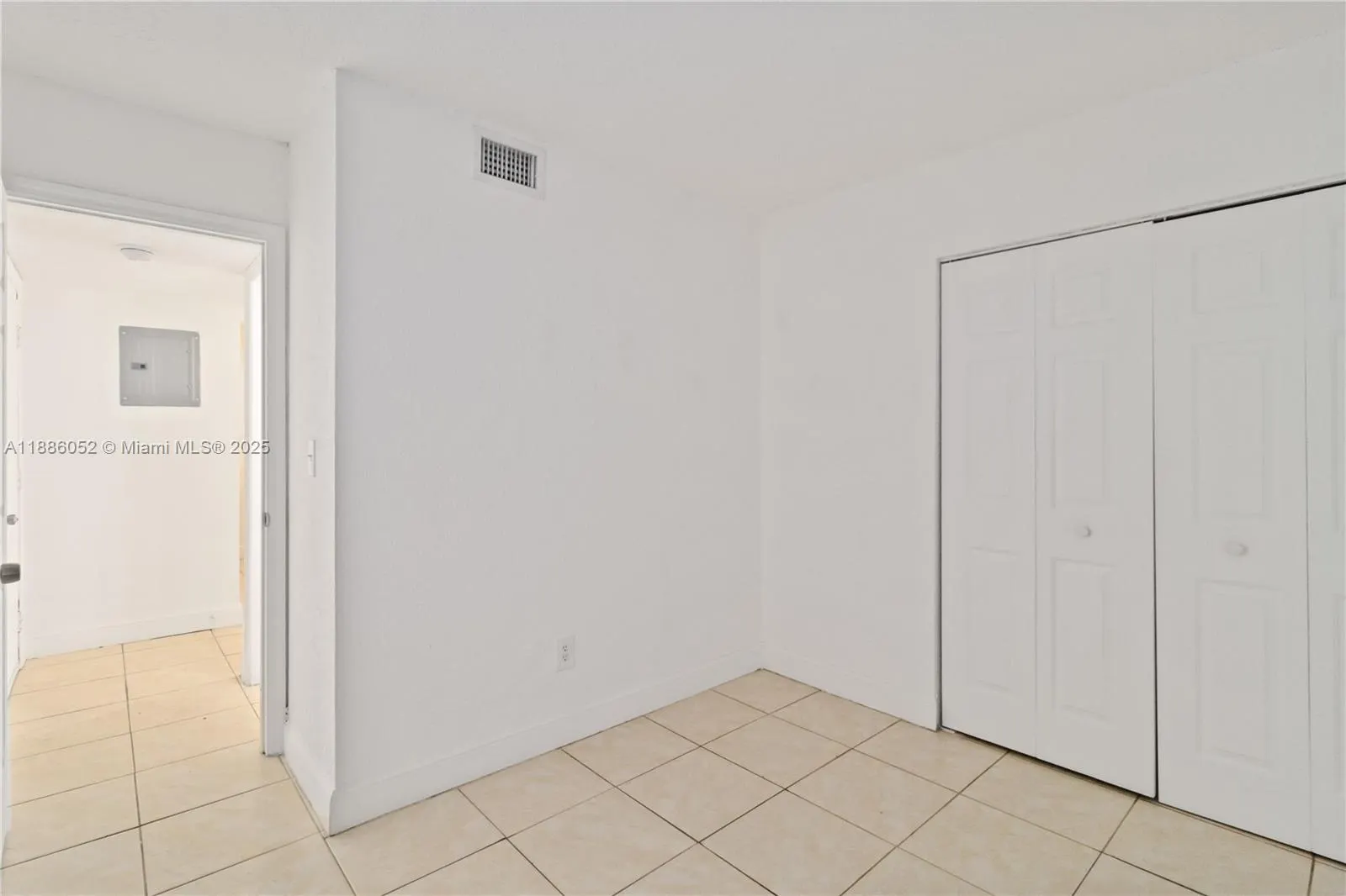 1095 W 77th St, #108