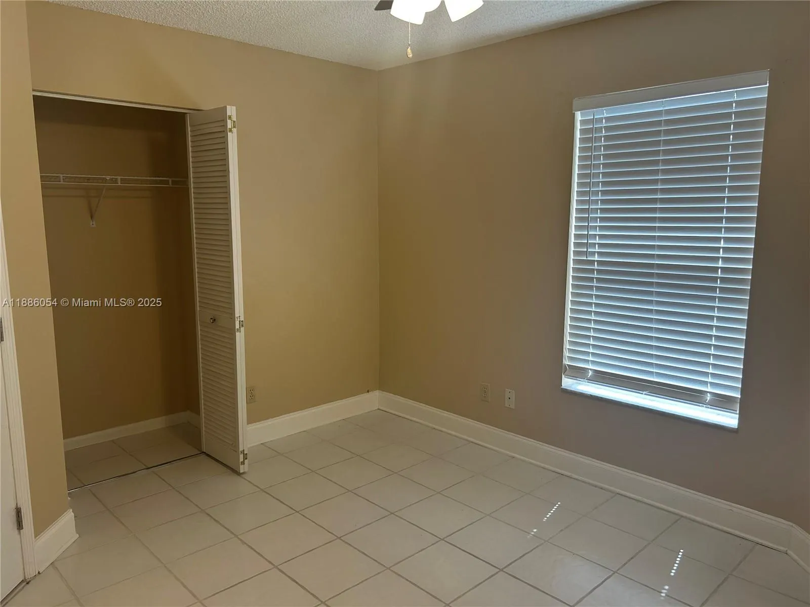 2939 Myrtle Oak Cir