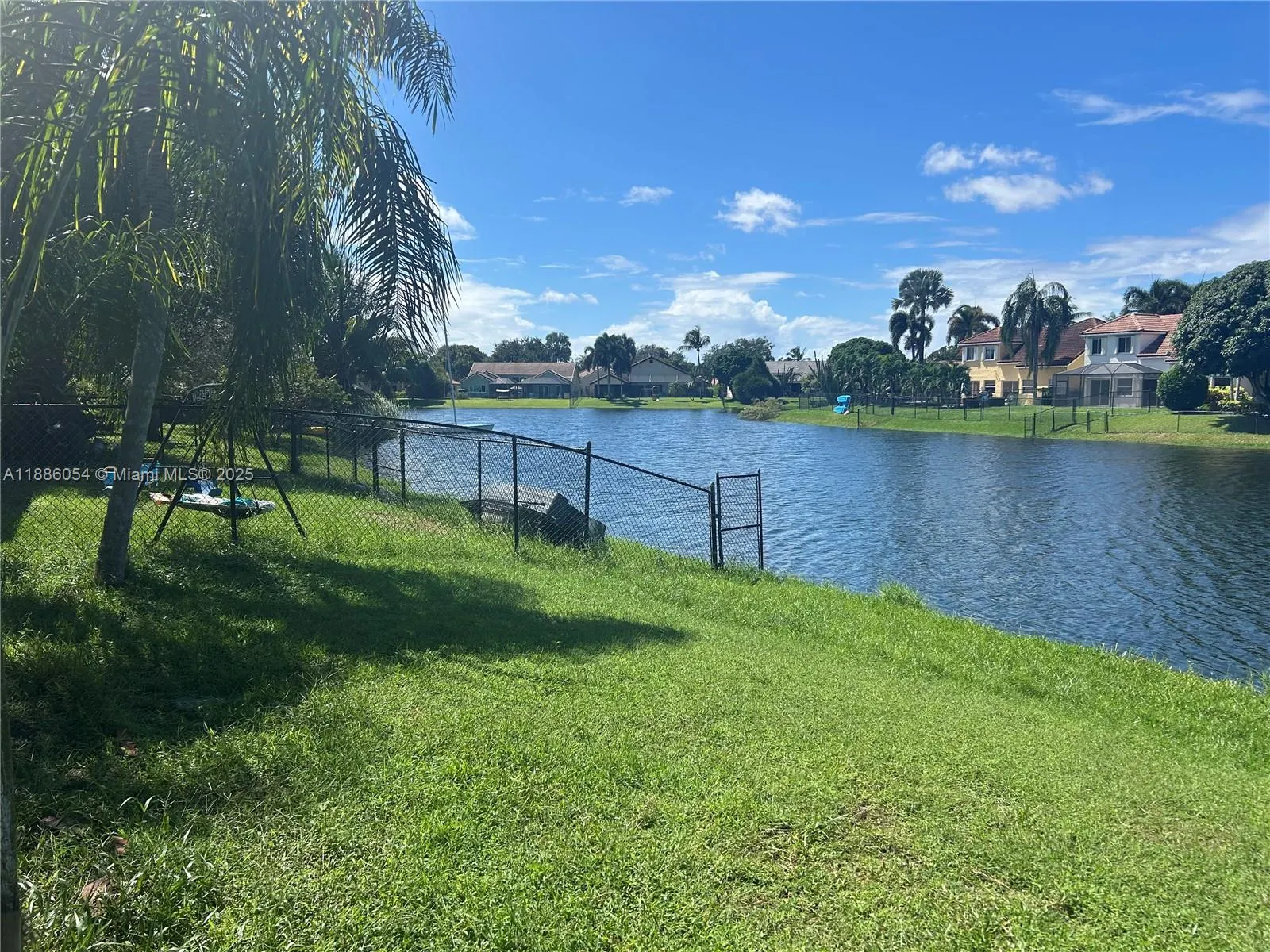 2939 Myrtle Oak Cir