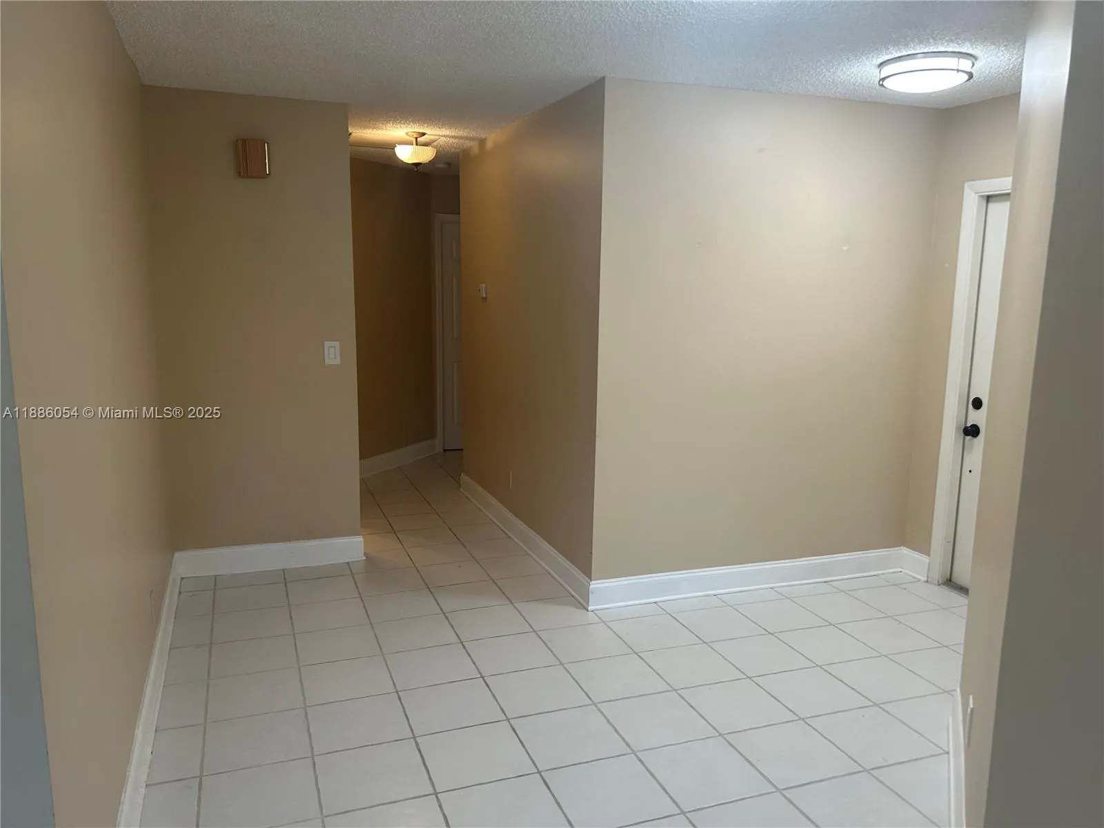 2939 Myrtle Oak Cir