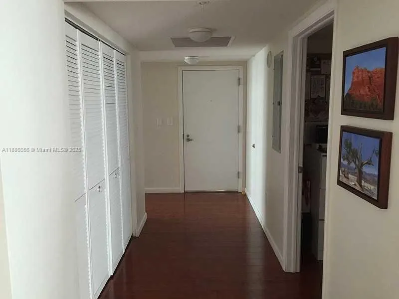1800 N BAYSHORE DR, #1715