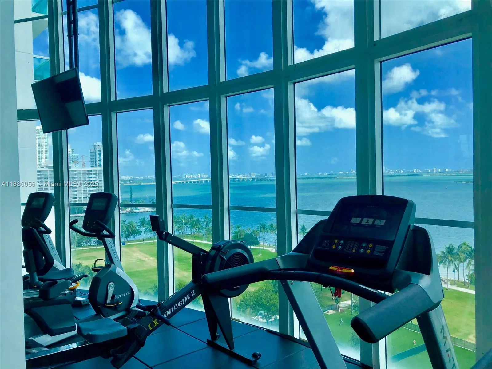 1800 N BAYSHORE DR, #1715