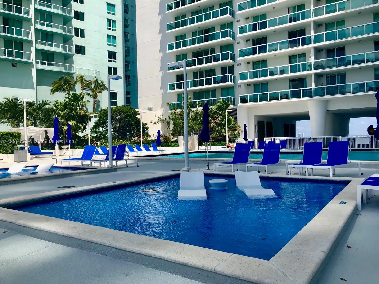 1800 N BAYSHORE DR, #1715