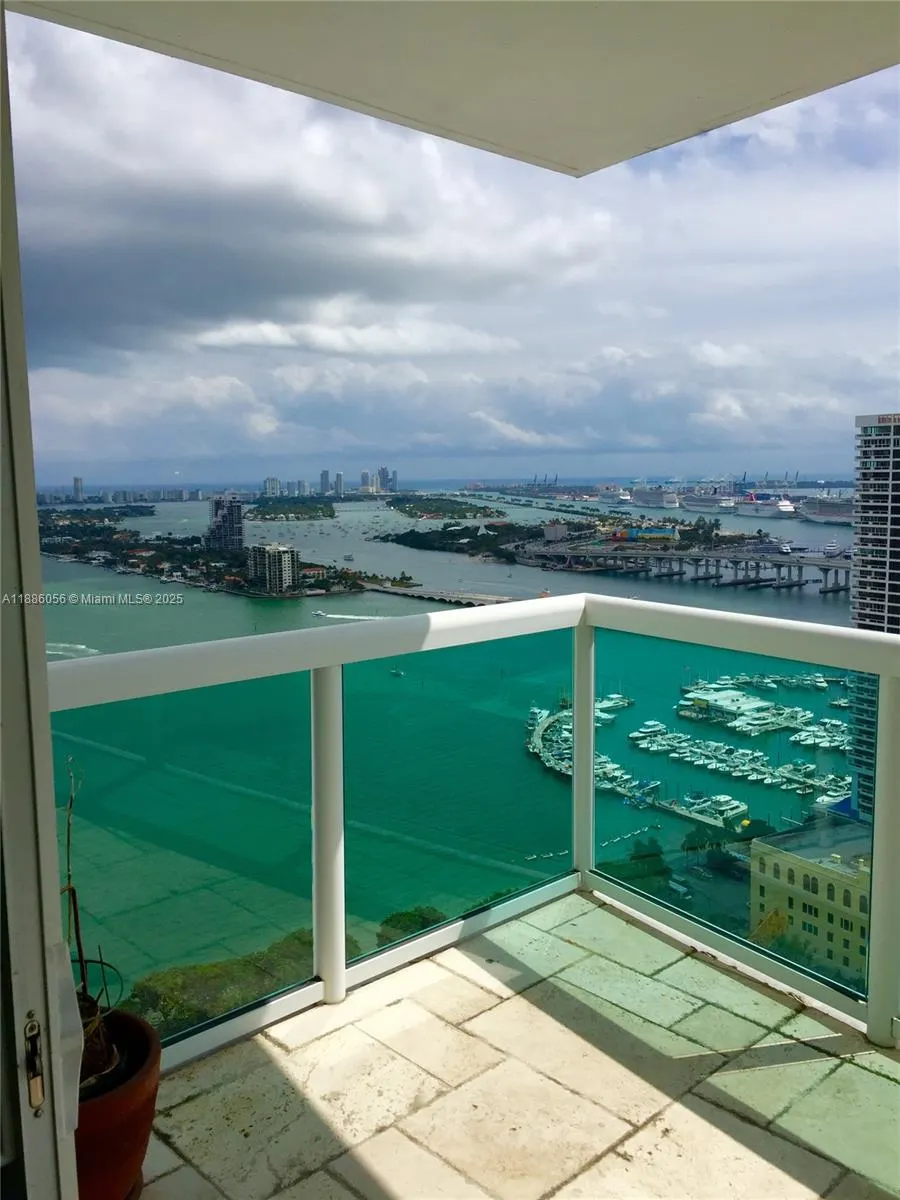 1800 N BAYSHORE DR, #1715