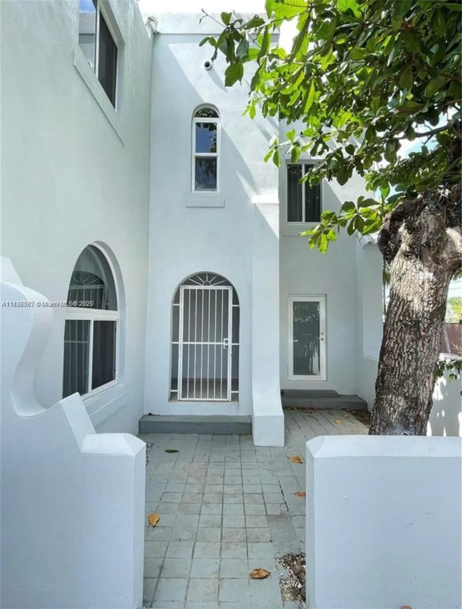 1680 NW 22nd Ct