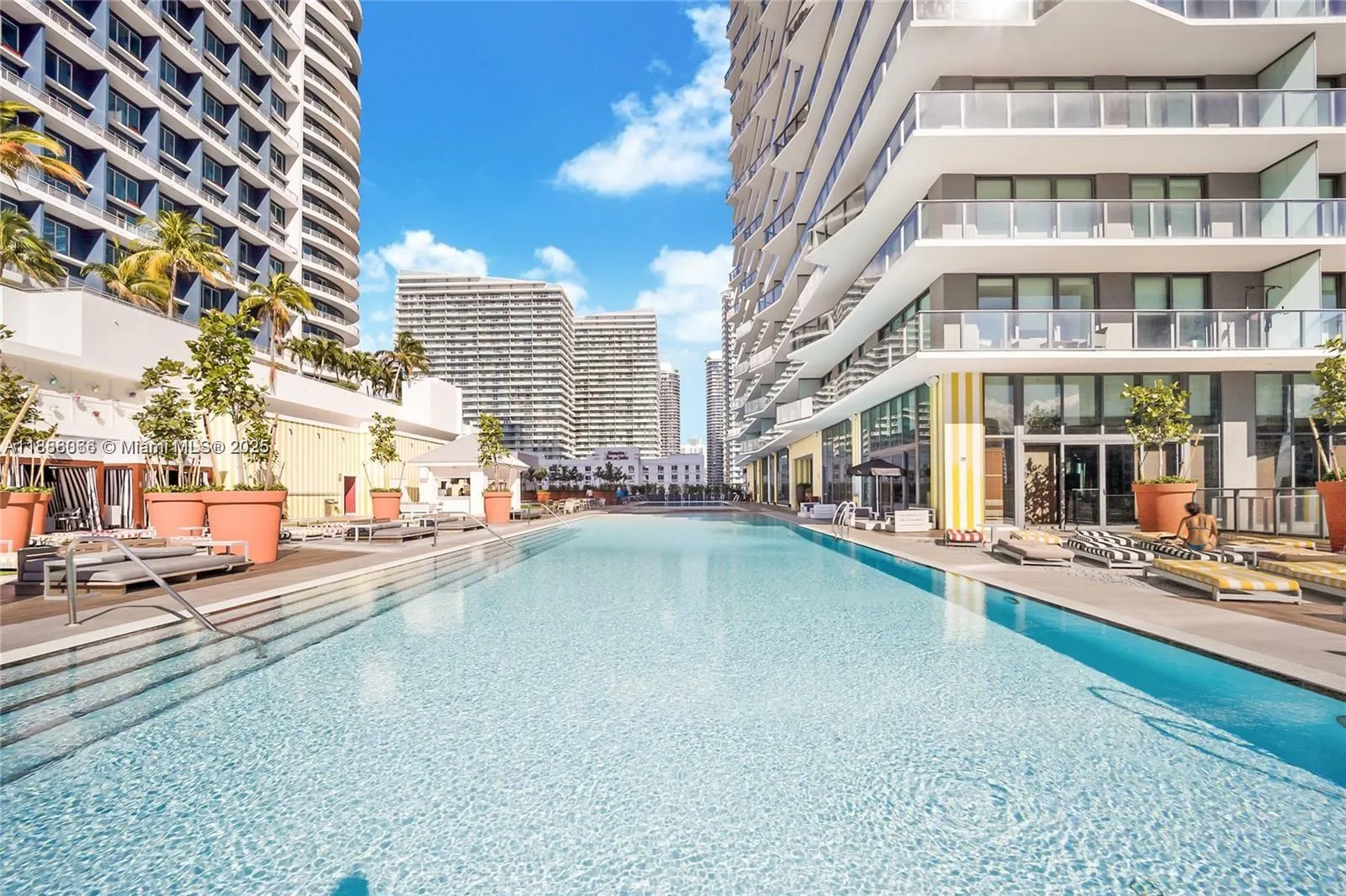 1300 S Miami Ave, #2208