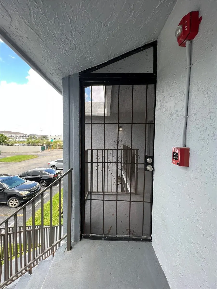 809 Hamilton Dr, #809A