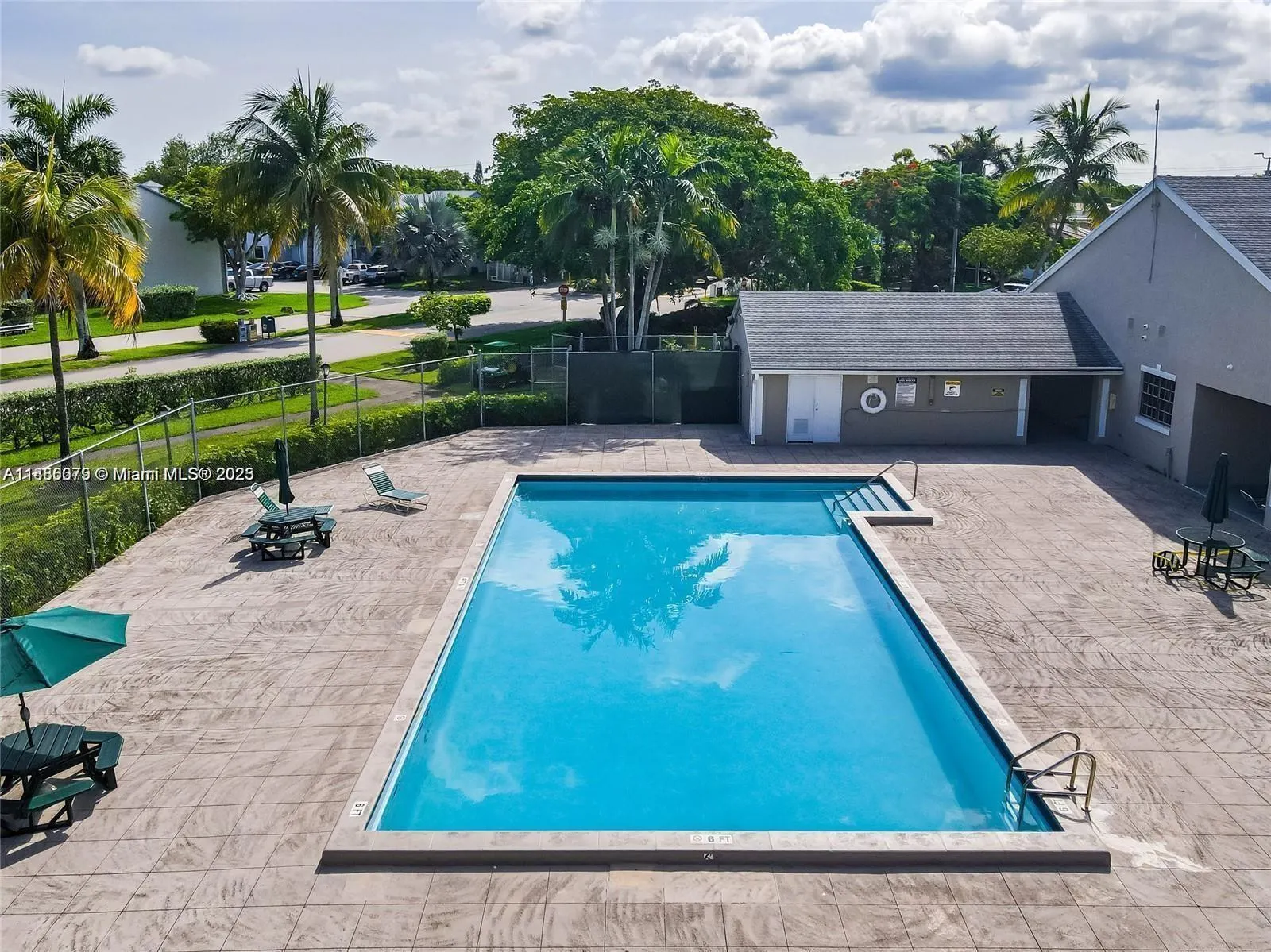 809 Hamilton Dr, #809A