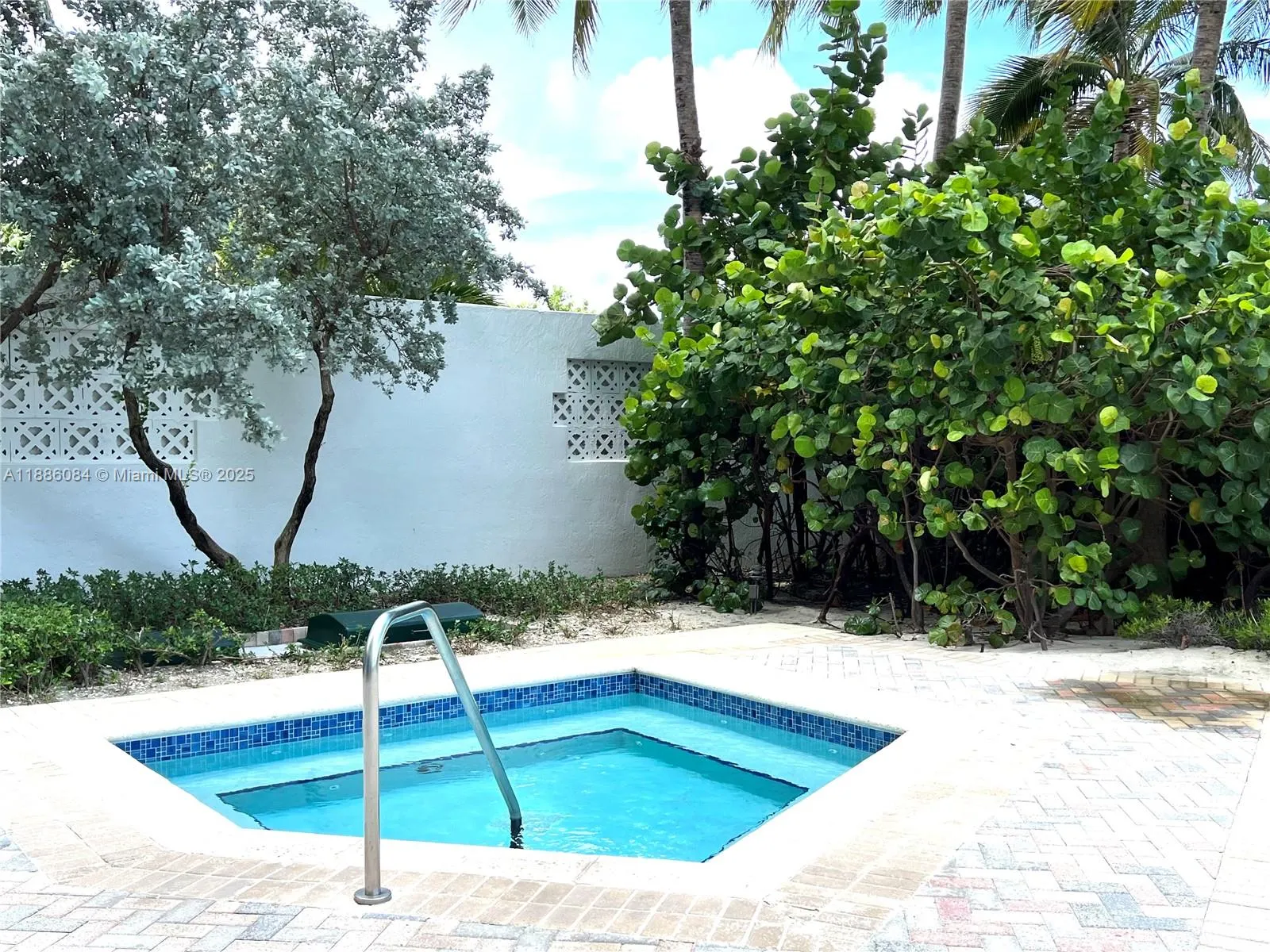 6515 Collins Ave, #1801