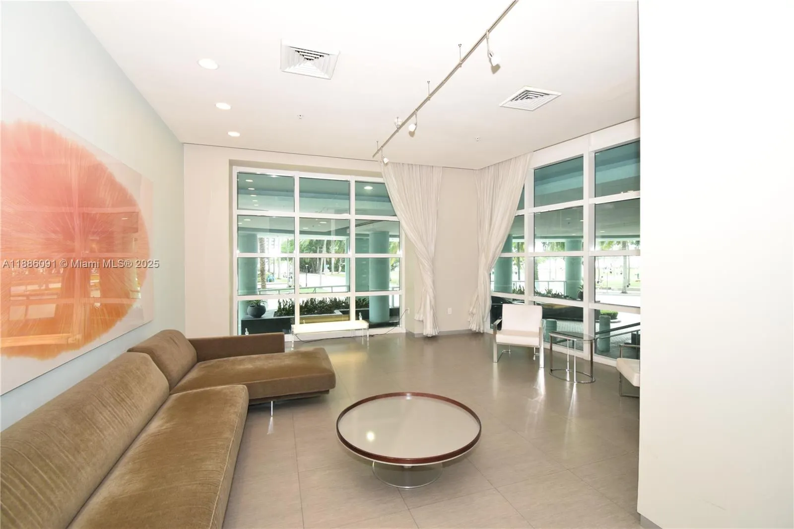 1900 N Bayshore Dr, #2804