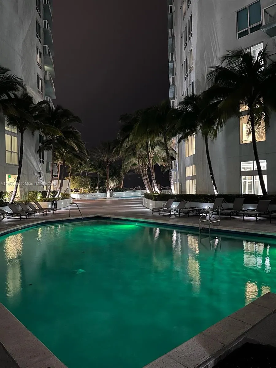 1900 N Bayshore Dr, #2804