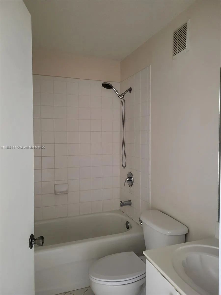 2701 SE 12th Rd, #202
