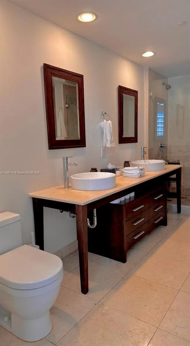 475 Brickell Ave, #2512