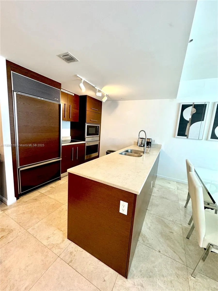 475 Brickell Ave, #2512