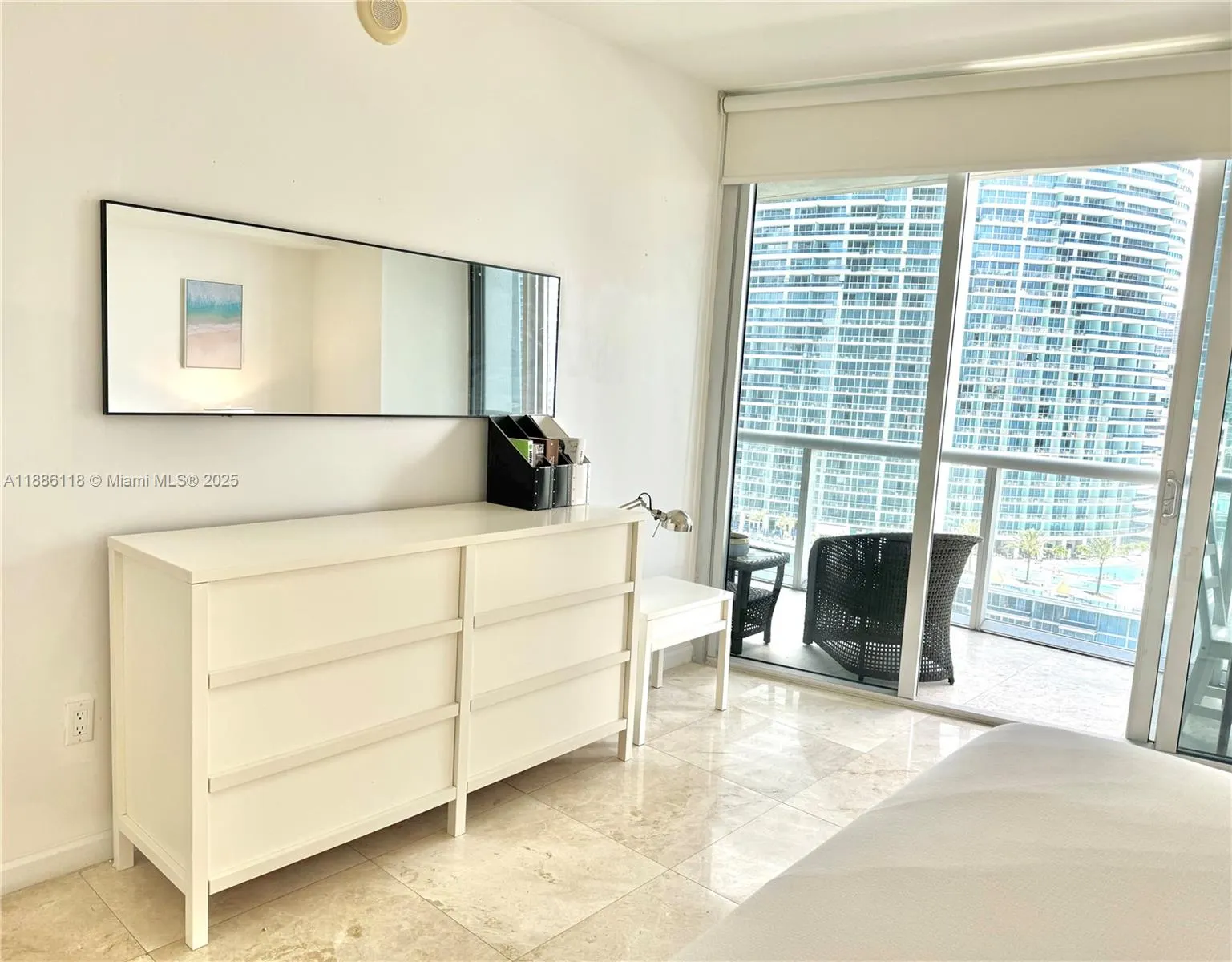 475 Brickell Ave, #2512
