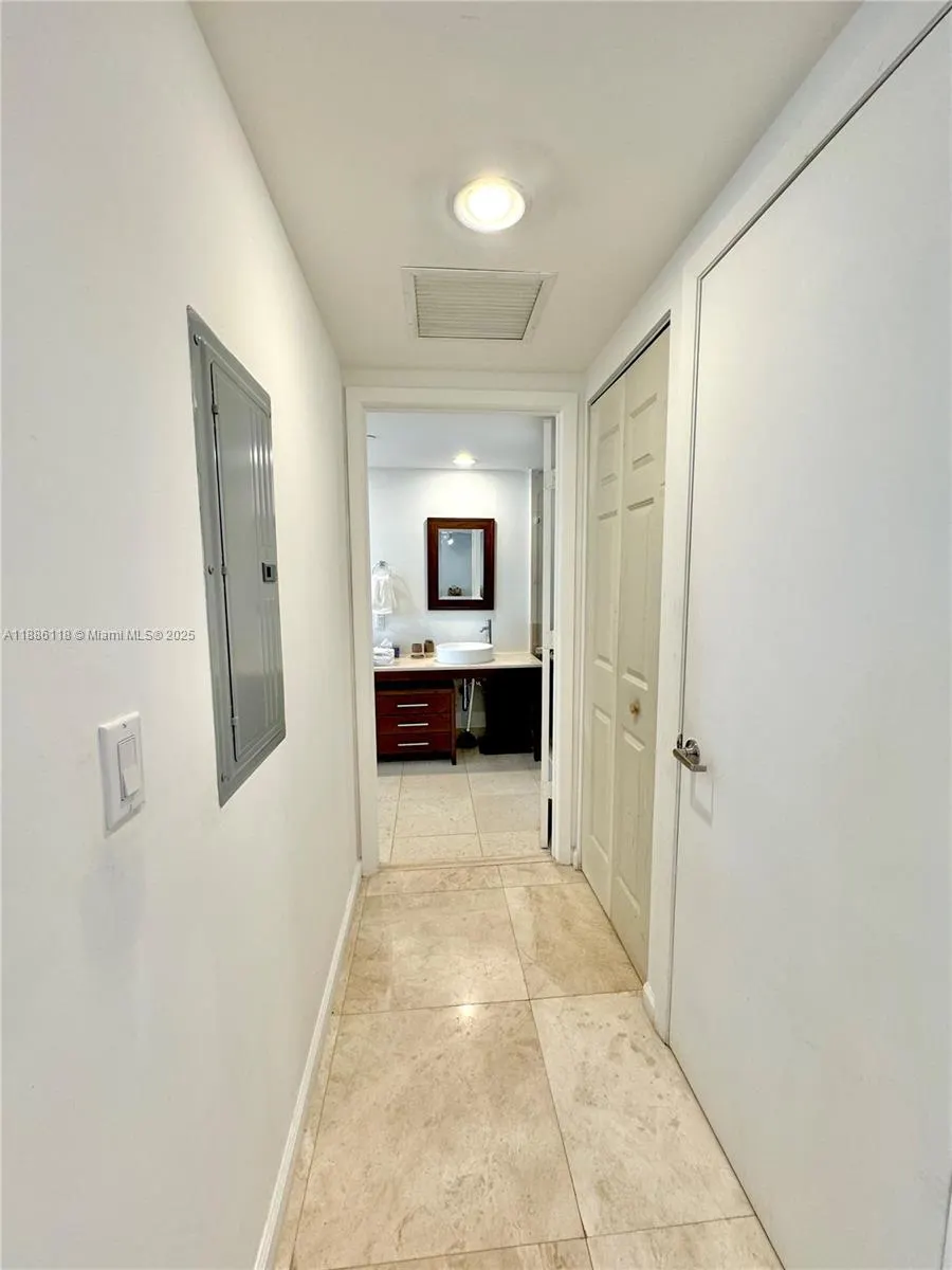 475 Brickell Ave, #2512