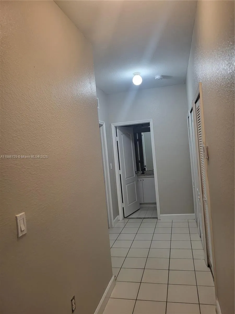 1662 SE 27th Dr, #202