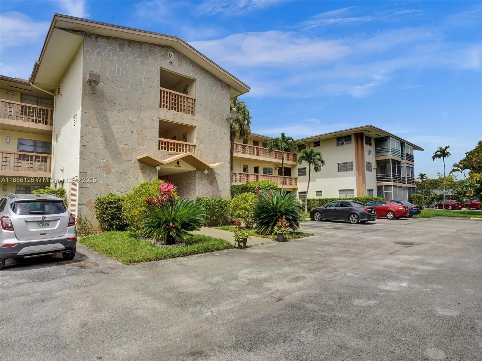 17090 NE 14th Ave, #104