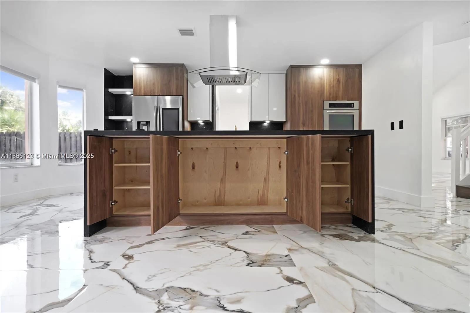 14672 Vista Luna Dr