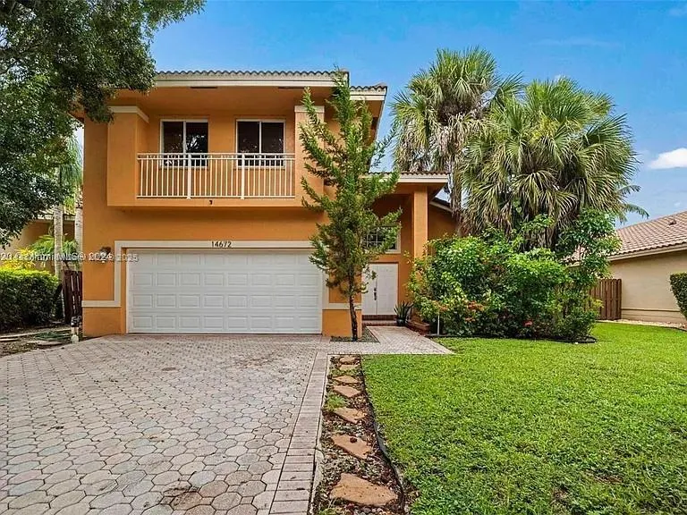 14672 Vista Luna Dr