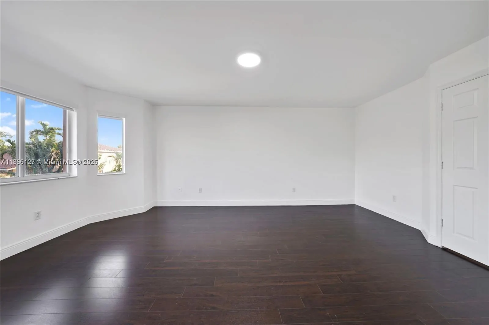 14672 Vista Luna Dr