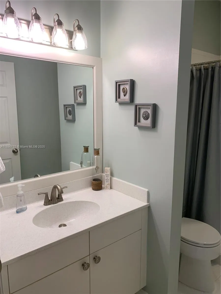6082 SE Landing Way, #10