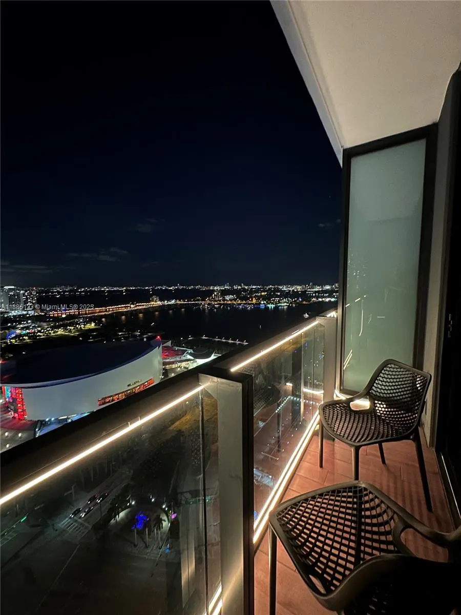 398 NE 5th St, #3008