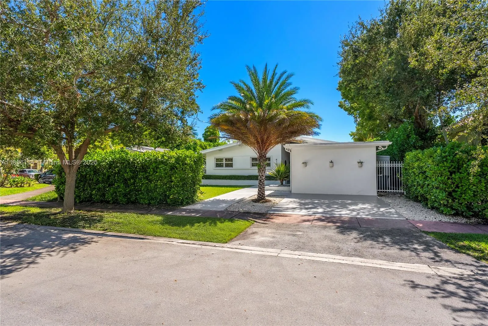 410 S Shore Dr