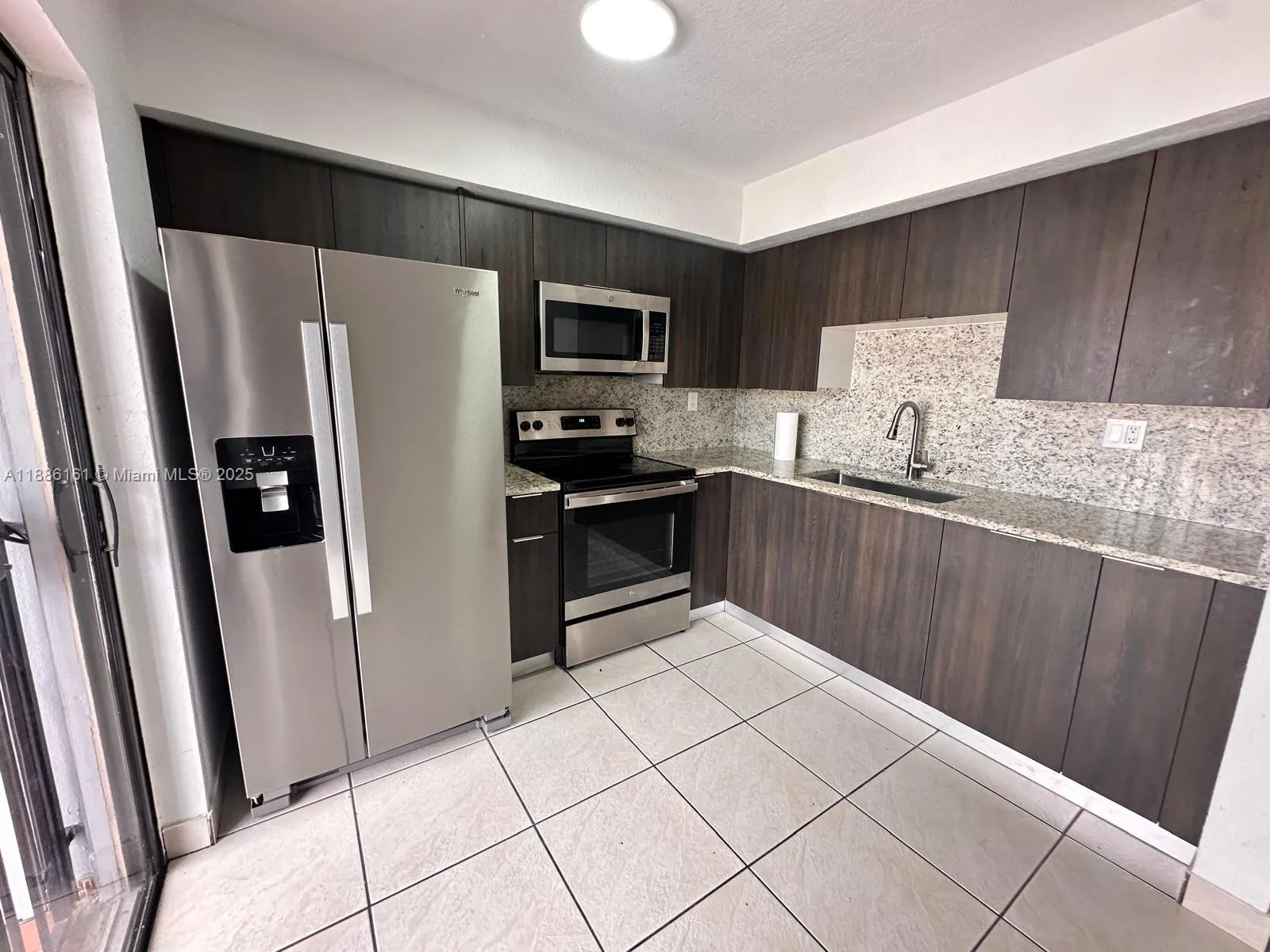 1380 W 41st St, #201