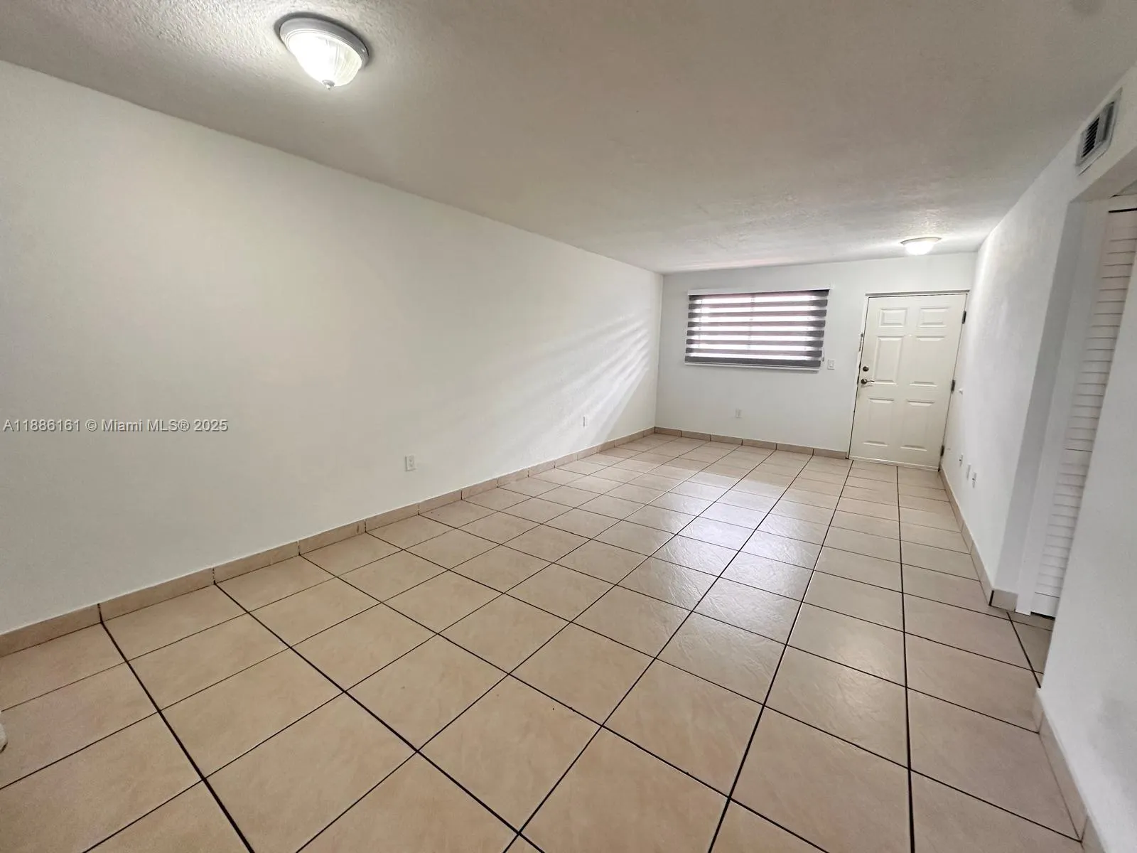 1380 W 41st St, #201