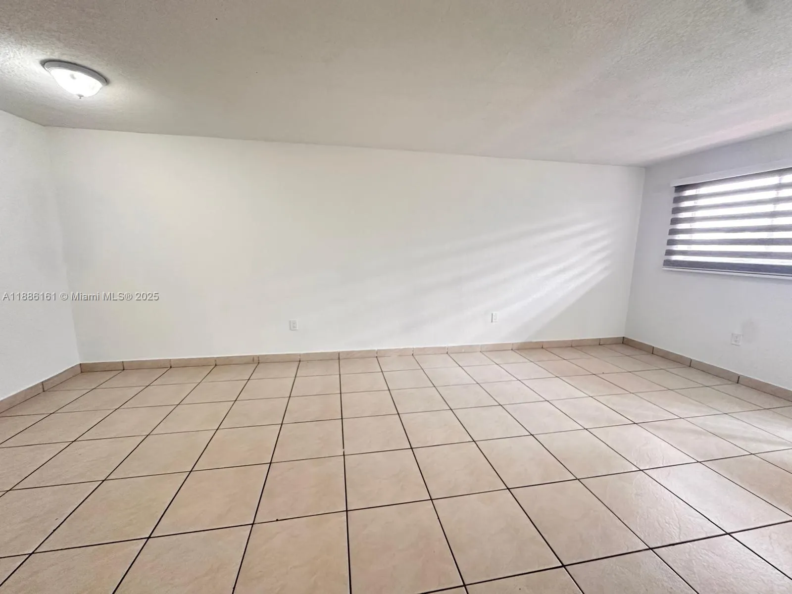 1380 W 41st St, #201
