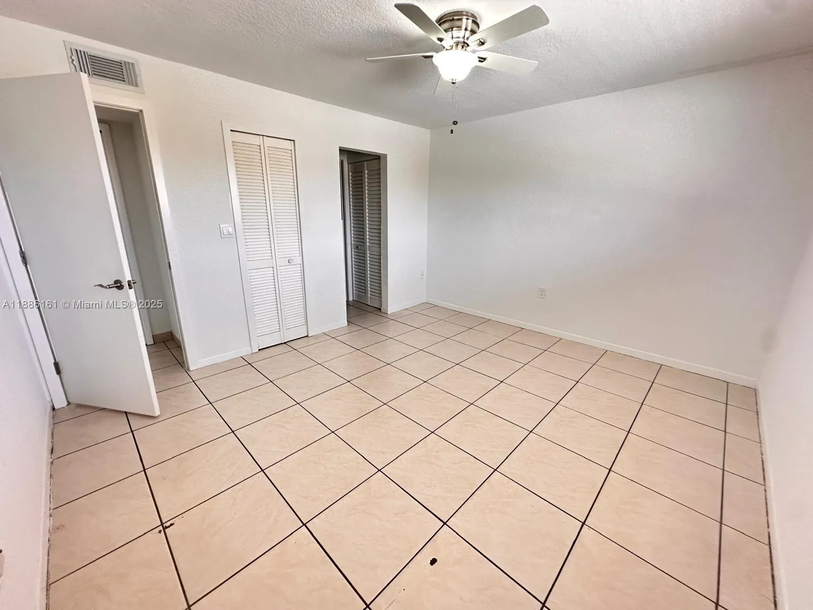 1380 W 41st St, #201